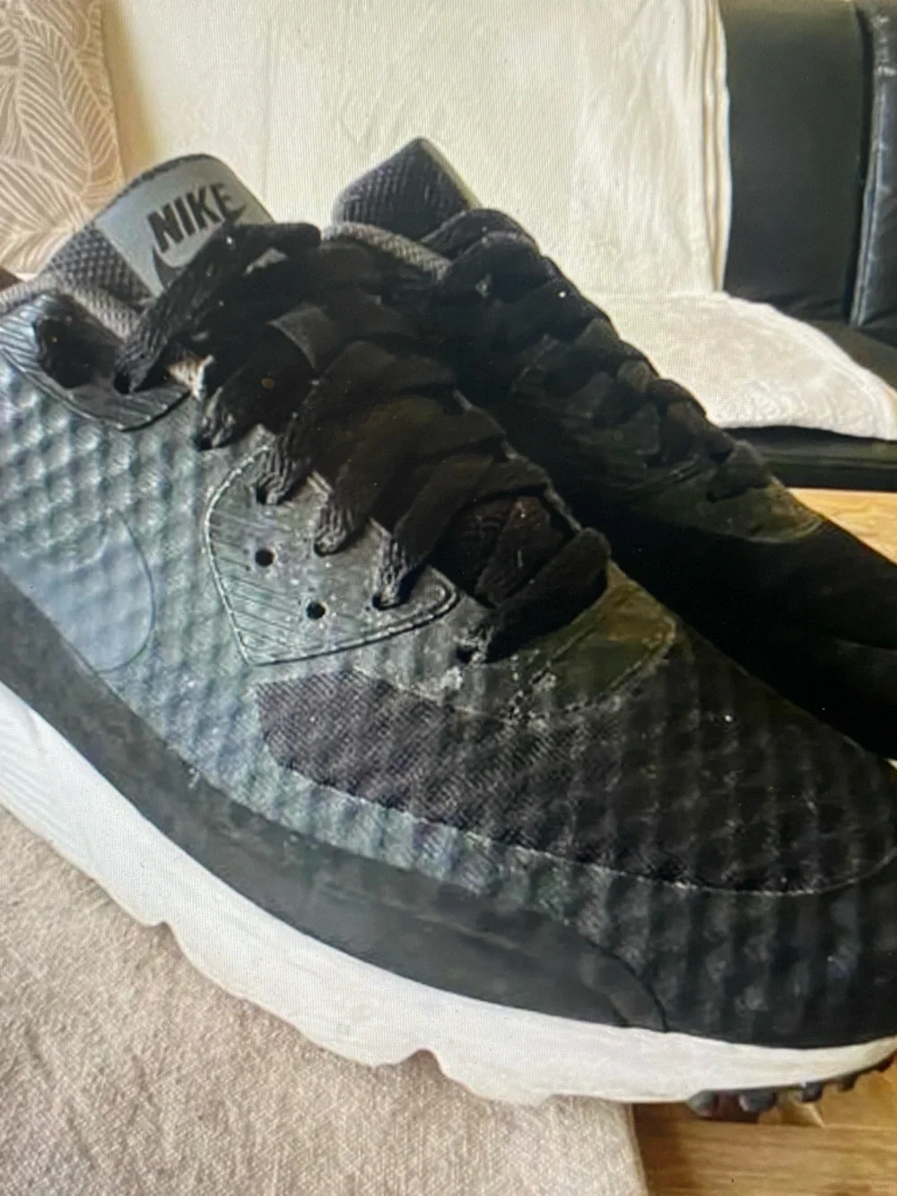 Nike Men’s Black and White Textured Running Sneakers